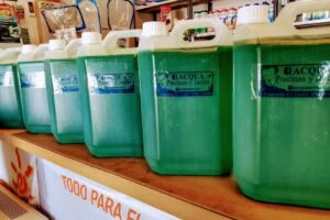 Acqua Piscinas y Jard&iacute;n | Dentro de Estaci&oacute;n de Servicios Gulf |