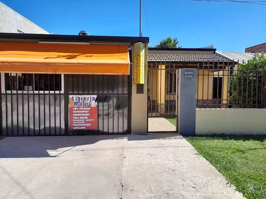 Casa de la limpieza y libreria Mauri