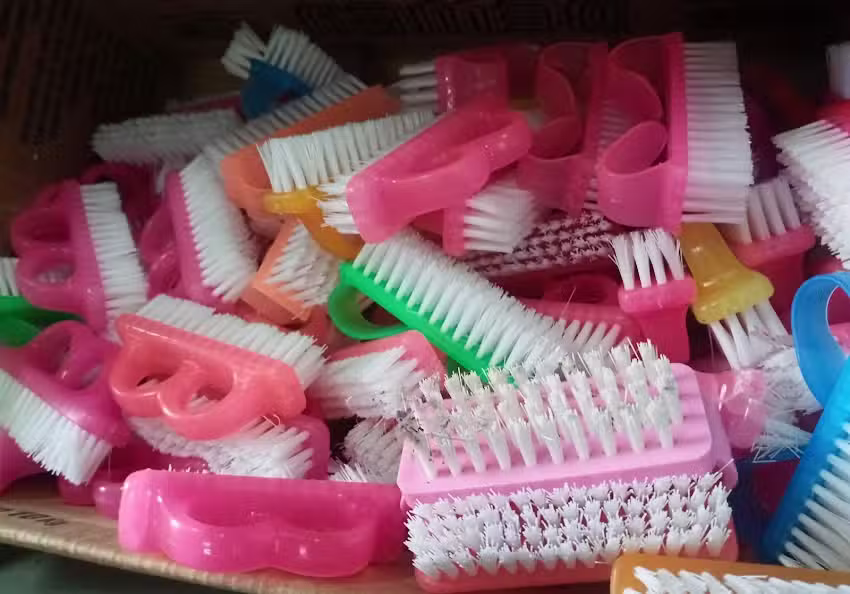 Escobas y escobillones LA GRINGA