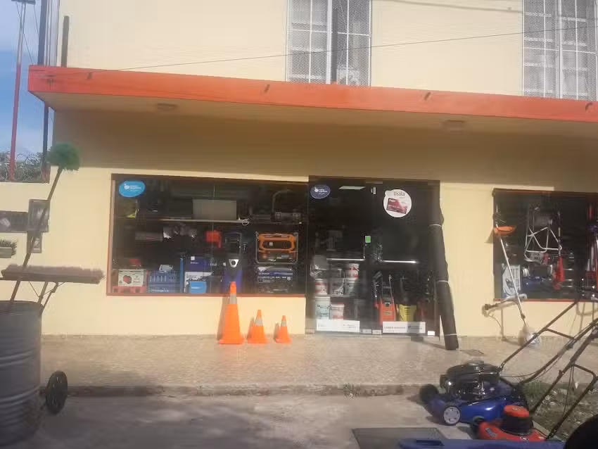FERRETERIA Y ALMACEN DE LIMPIEZA MANOLO