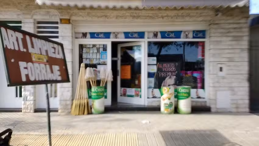 Forrajer&iacute;a y art limpieza &rdquo; La Exclusiva &ldquo;