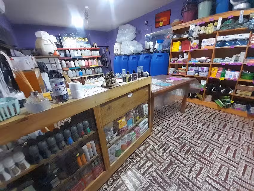 Kisi productos de limpieza.