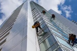 LIMPIEZA DE VIDRIOS EN ALTURA