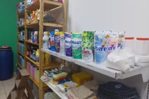 Limplast descartables y artículos de limpieza