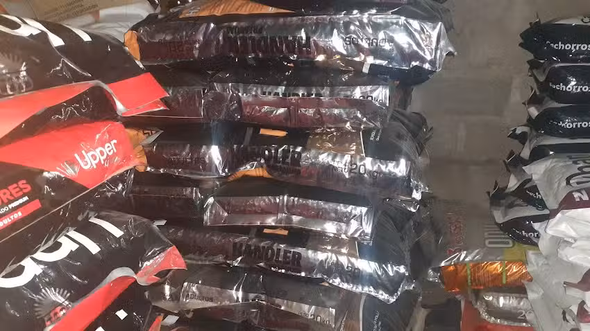 N&eacute;stor Kirchner art&iacute;culos de limpieza y pet shop