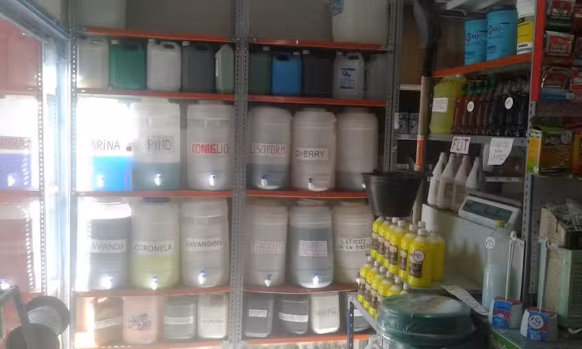 Productos de limpieza y copias de llaves